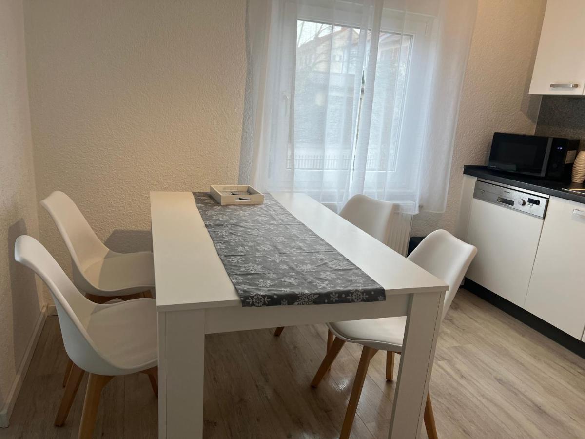 Moderne Helle 2,5 Zimmer Wohnung Mit Grossem Bad Und Kueche In Trossingen Bagian luar foto
