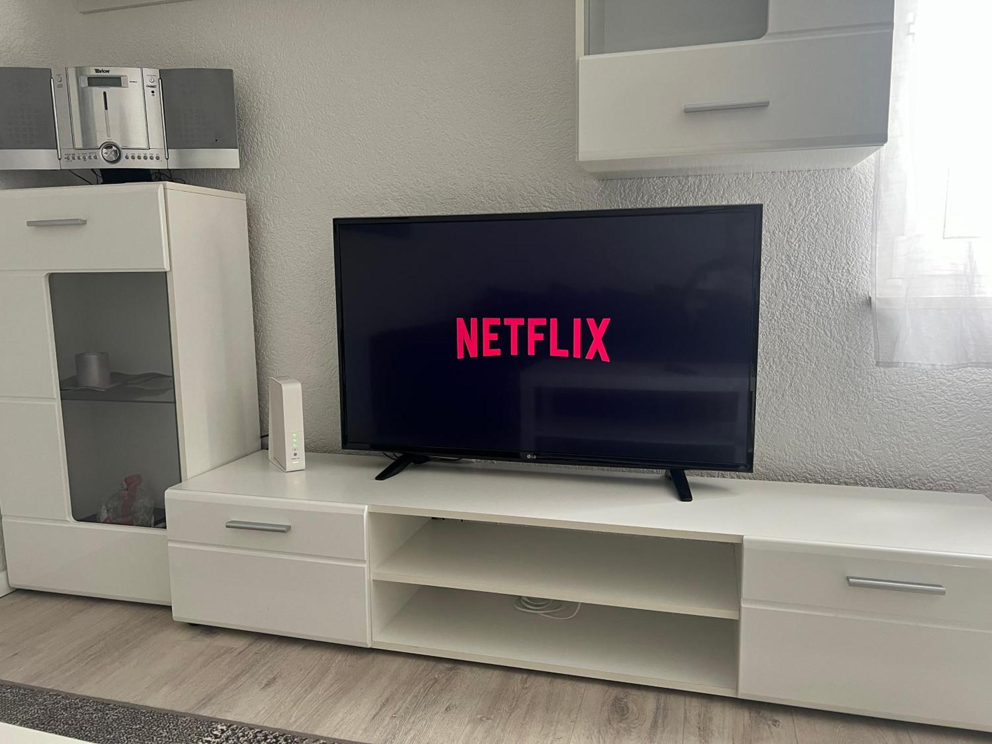Moderne Helle 2,5 Zimmer Wohnung Mit Grossem Bad Und Kueche In Trossingen Bagian luar foto