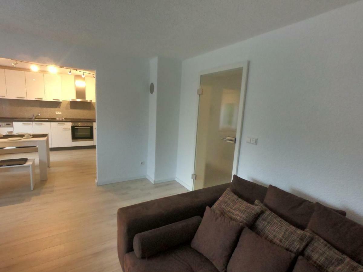 Moderne Helle 2,5 Zimmer Wohnung Mit Grossem Bad Und Kueche In Trossingen Bagian luar foto