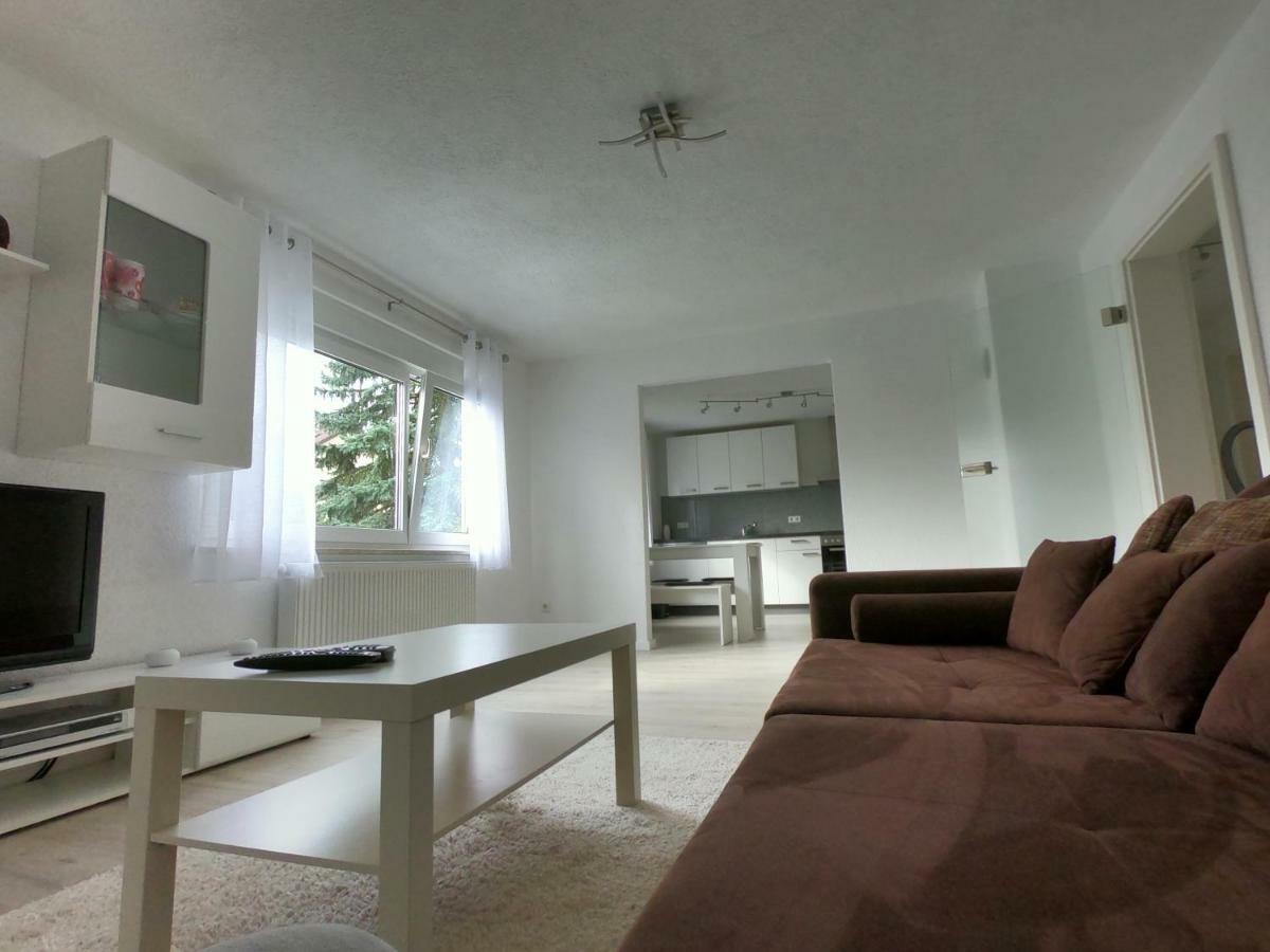 Moderne Helle 2,5 Zimmer Wohnung Mit Grossem Bad Und Kueche In Trossingen Bagian luar foto