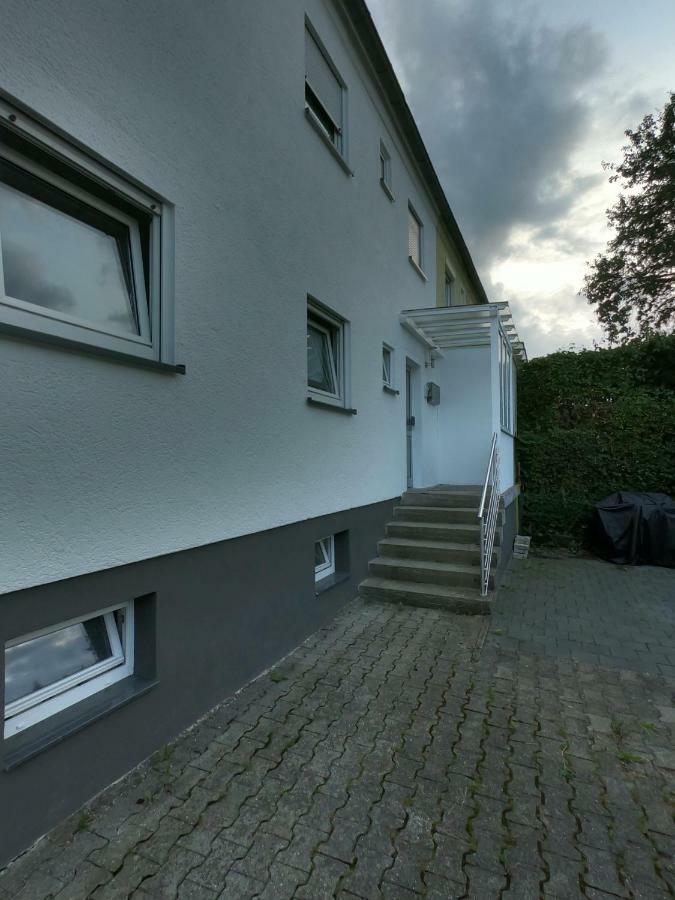 Moderne Helle 2,5 Zimmer Wohnung Mit Grossem Bad Und Kueche In Trossingen Bagian luar foto